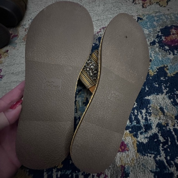Crown Vintage Sandal NEW 9 - Picture 2 of 2